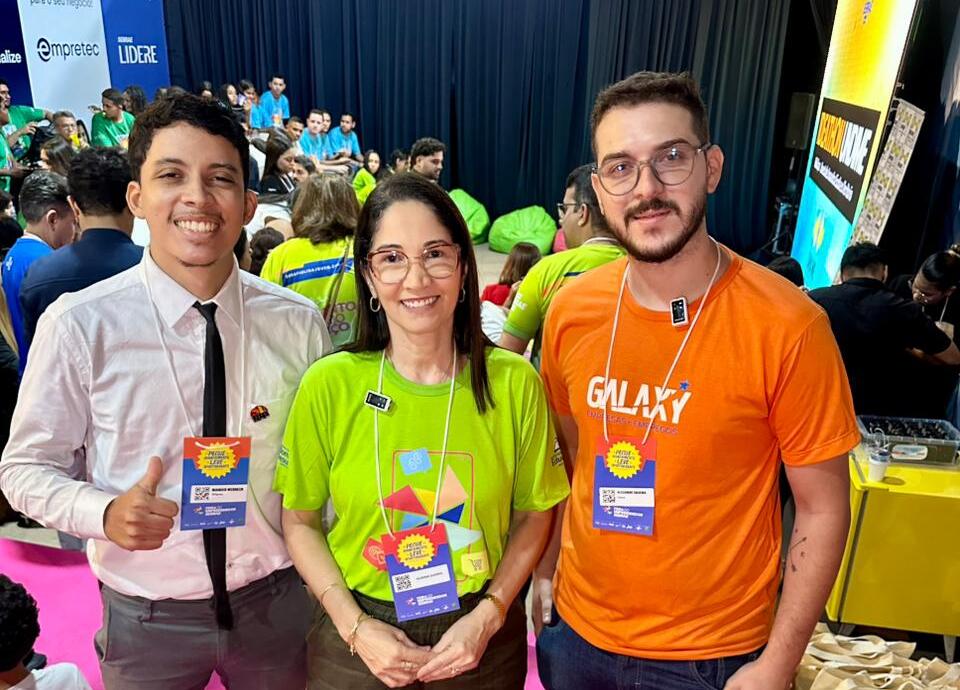 Secretária Oldenia Guerra reforça incentivo à inovação com participação de alunos de Bom Jeus em Ideathon Undime Sebrae