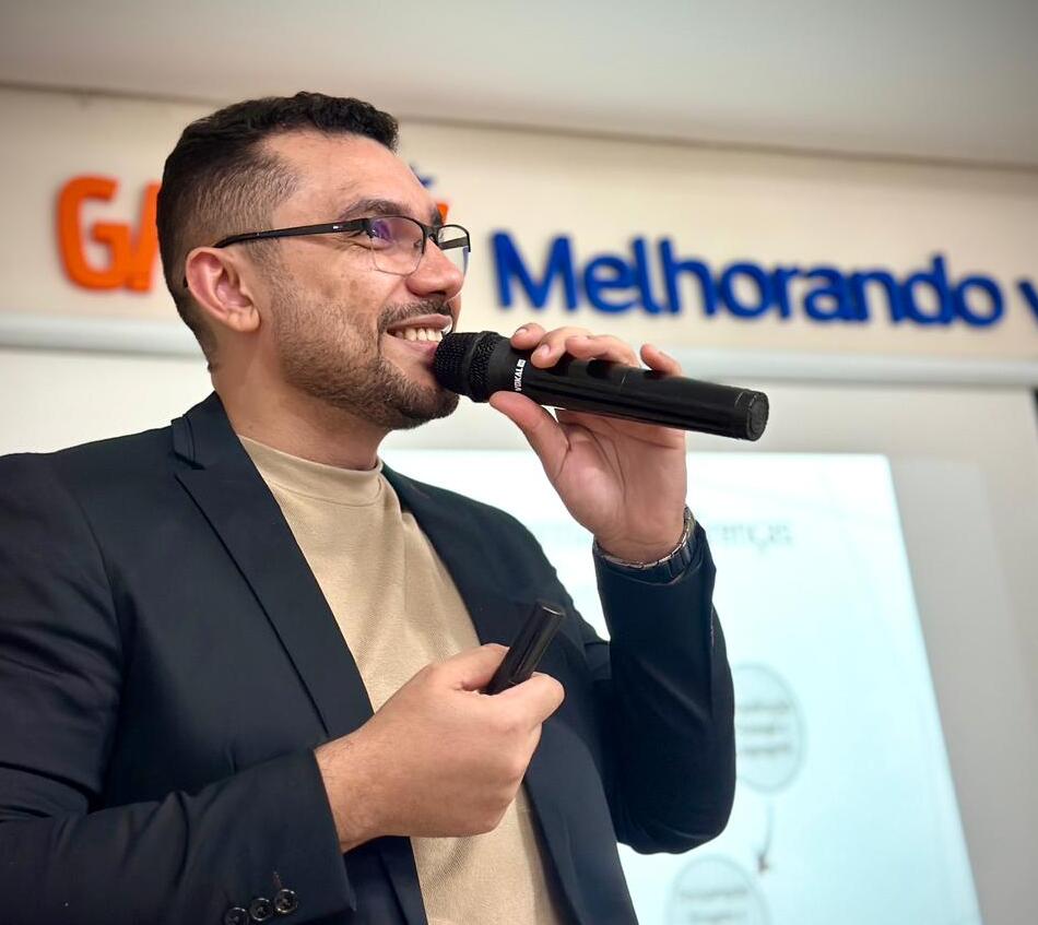 Professor Wanderson Rodrigues ministra capacitação sobre técnicas de negociação e inteligência emocional no Galaxy