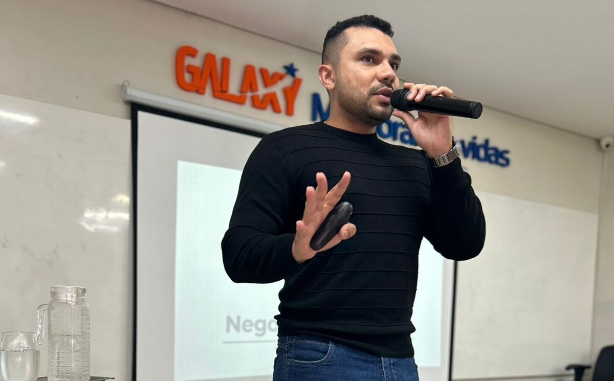 Professor Wanderson destaca método DISC em treinamento de vendas promovido pelo Galaxy