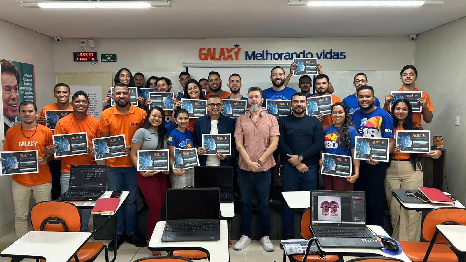 Professor Fábio Sérvio ministra treinamento de Inteligência Artificial com foco em produtividade e uso profissional da tecnologia