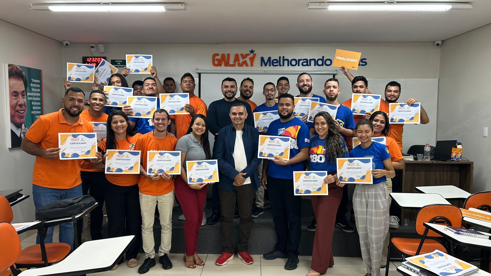 Professor Valdimir Lima conclui treinamento de PNL destacando comunicação, percepção e resultados